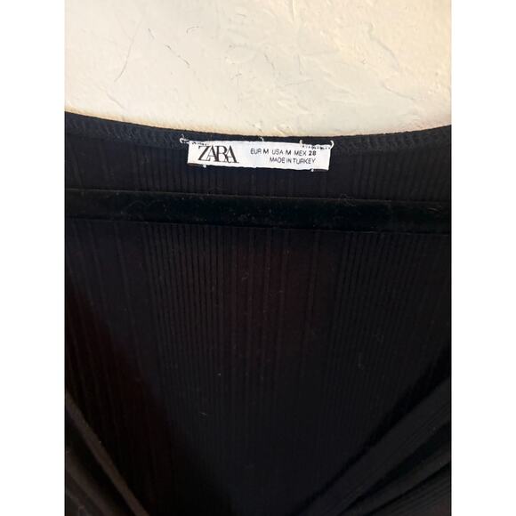 ZARA Deep V-Neck Black Crop Top Size M 4-8 - Picture 2 of 3